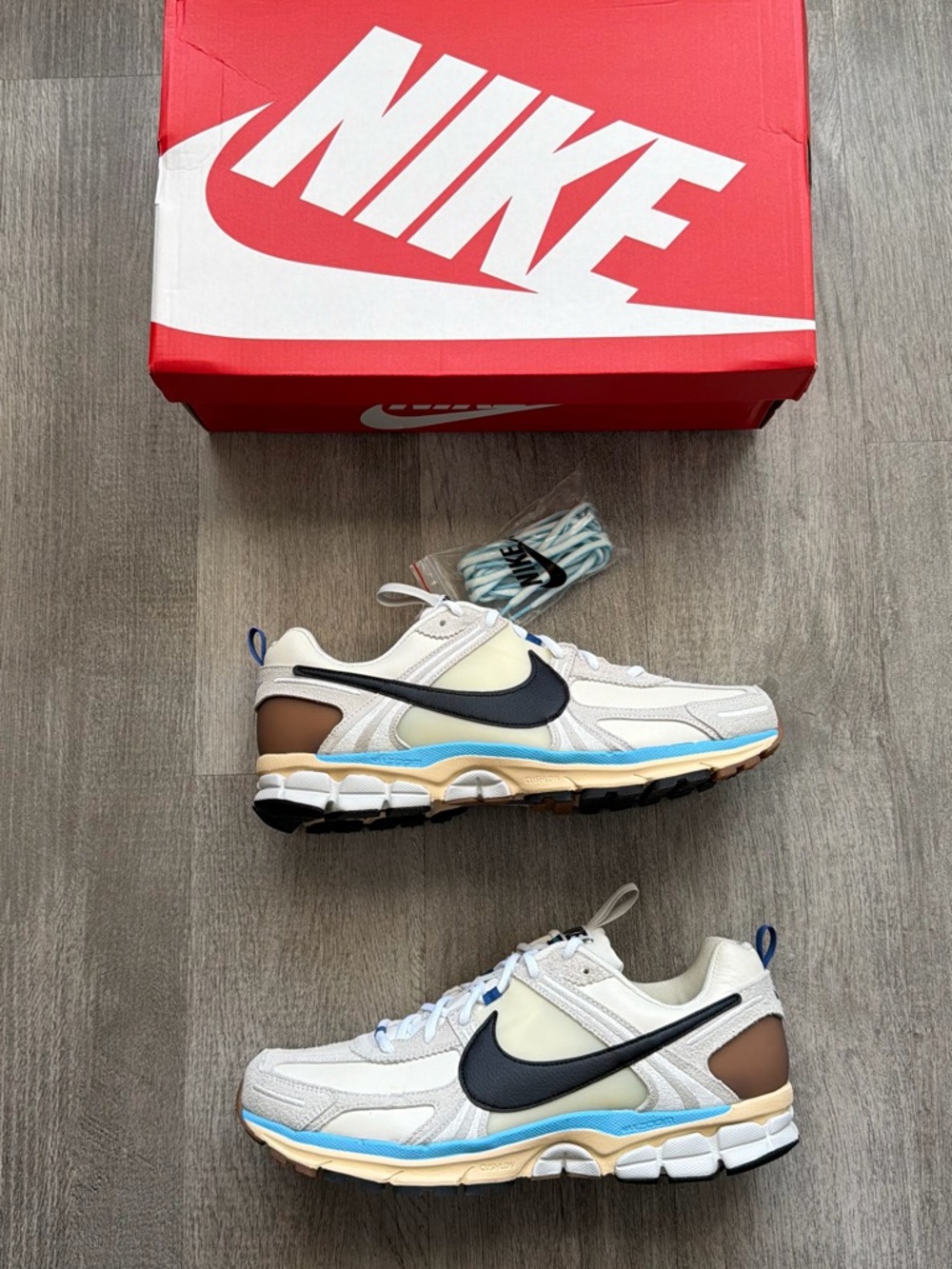 Nike Women’s/Men’s Zoom Vomero Japan - Picture 2 of 3